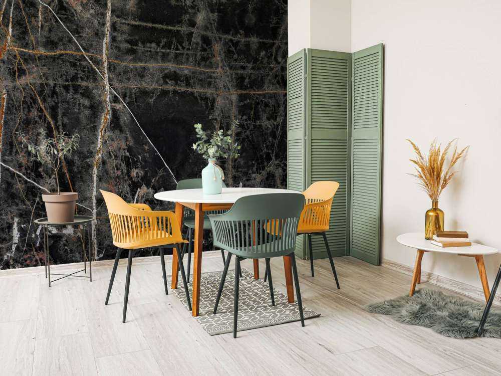 Dark marble with copper-coloured lines