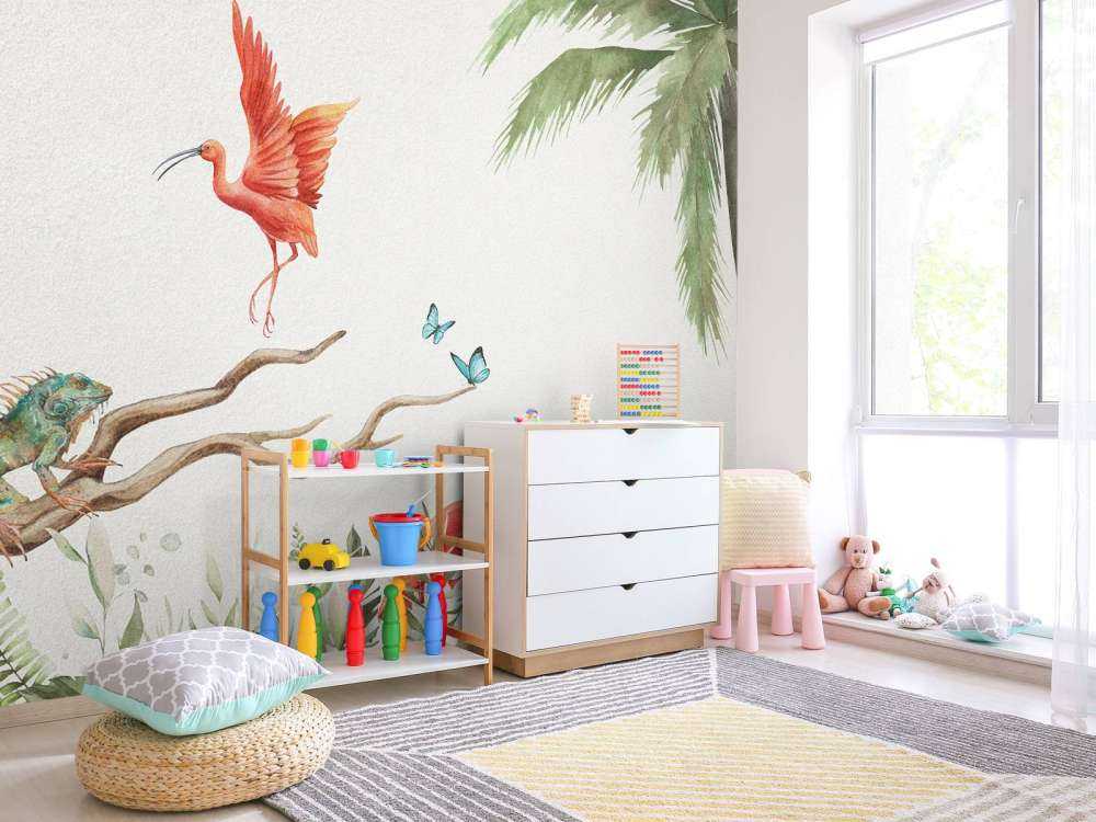 Branch with jungle animals