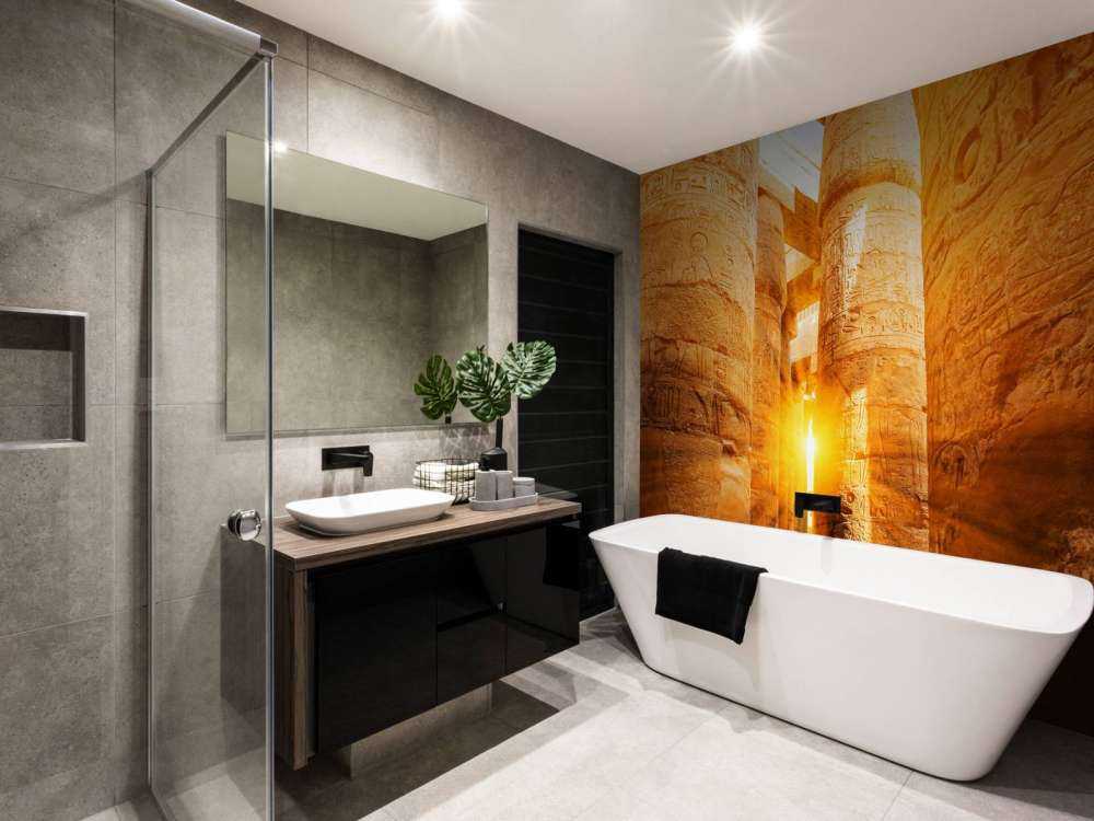 Sun through the ruins