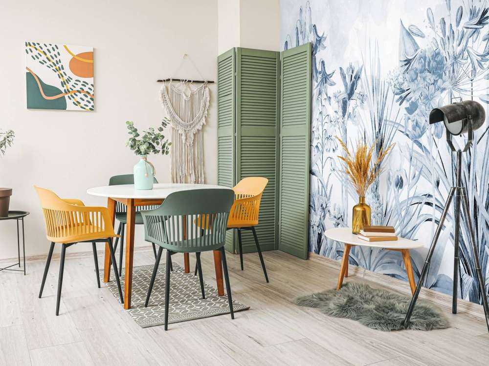 Monochrome Floral Elegance