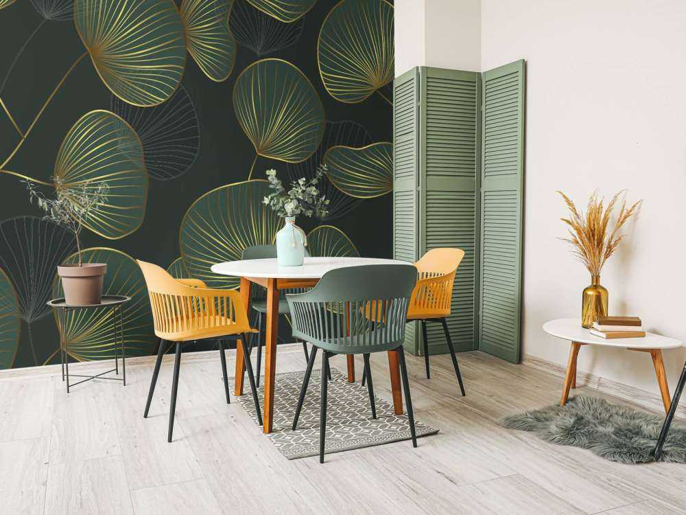 Ornate leaves with gold