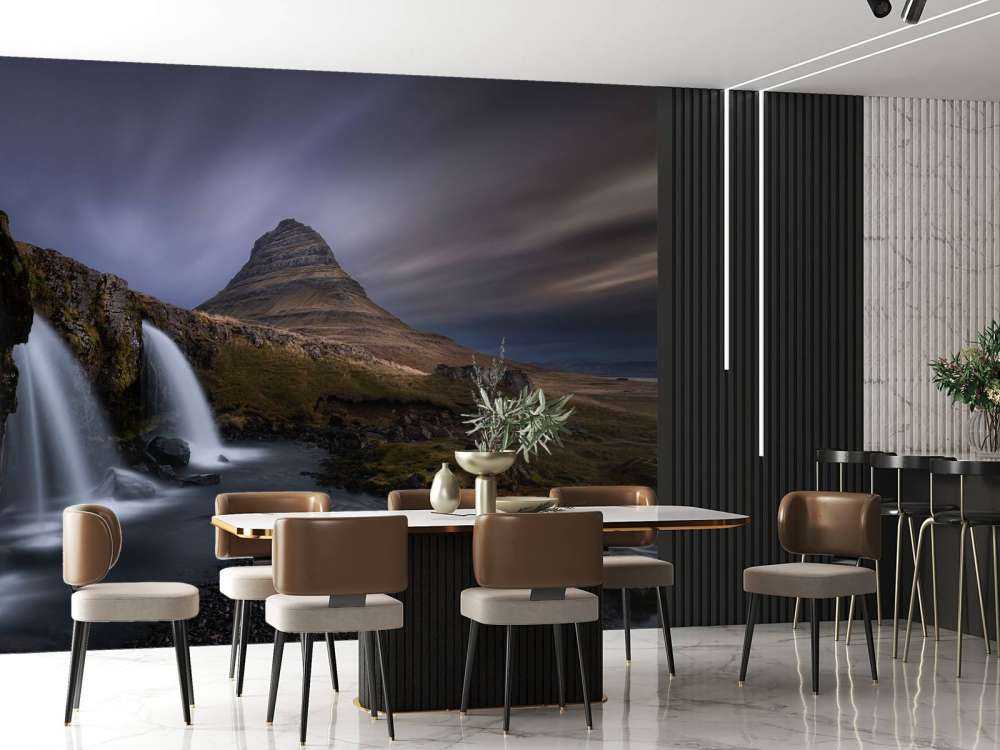 Kirkjufellsfoss falls