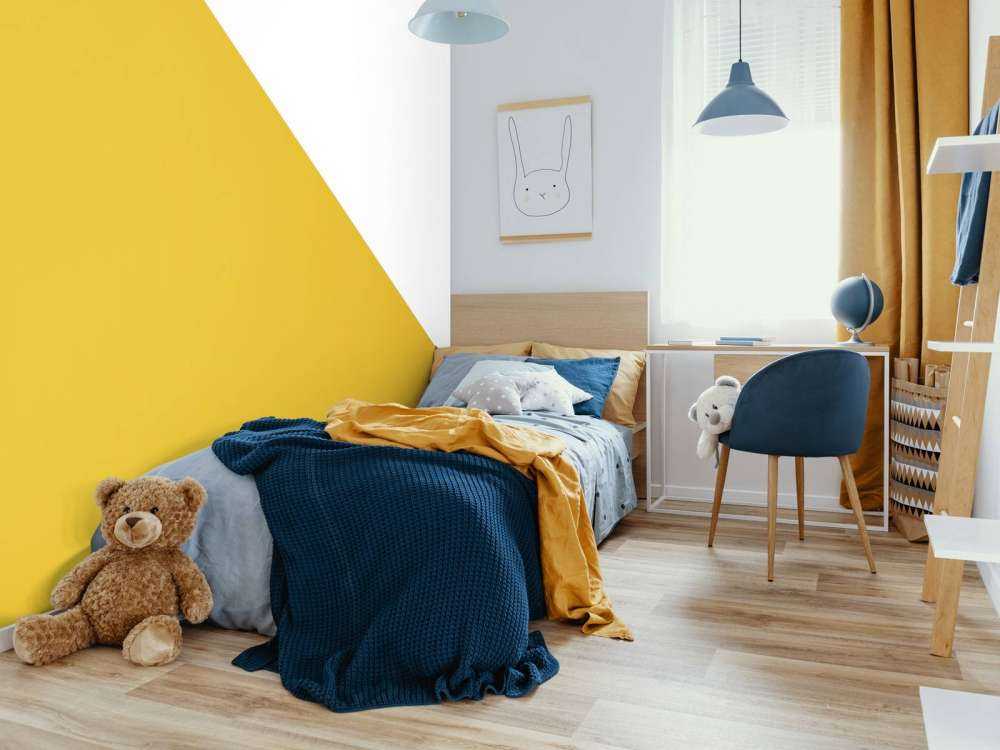 Triangle, ochre yellow