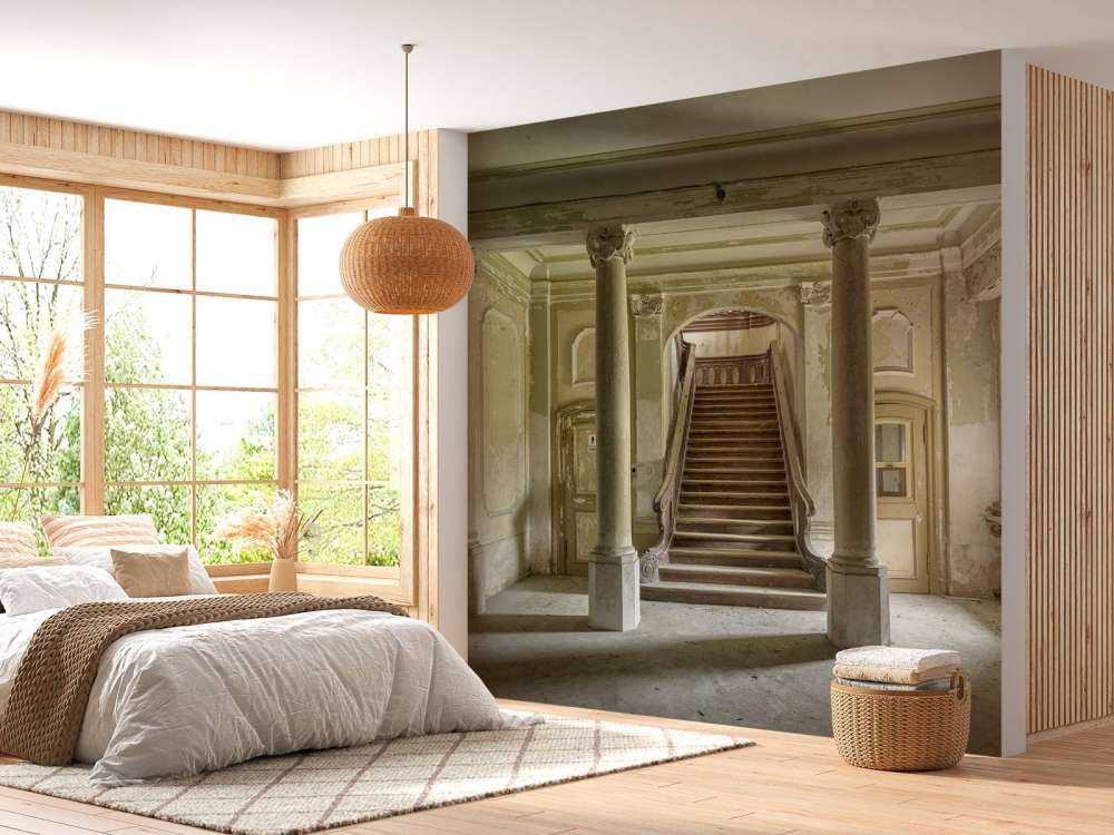 Ruimte met oude muren