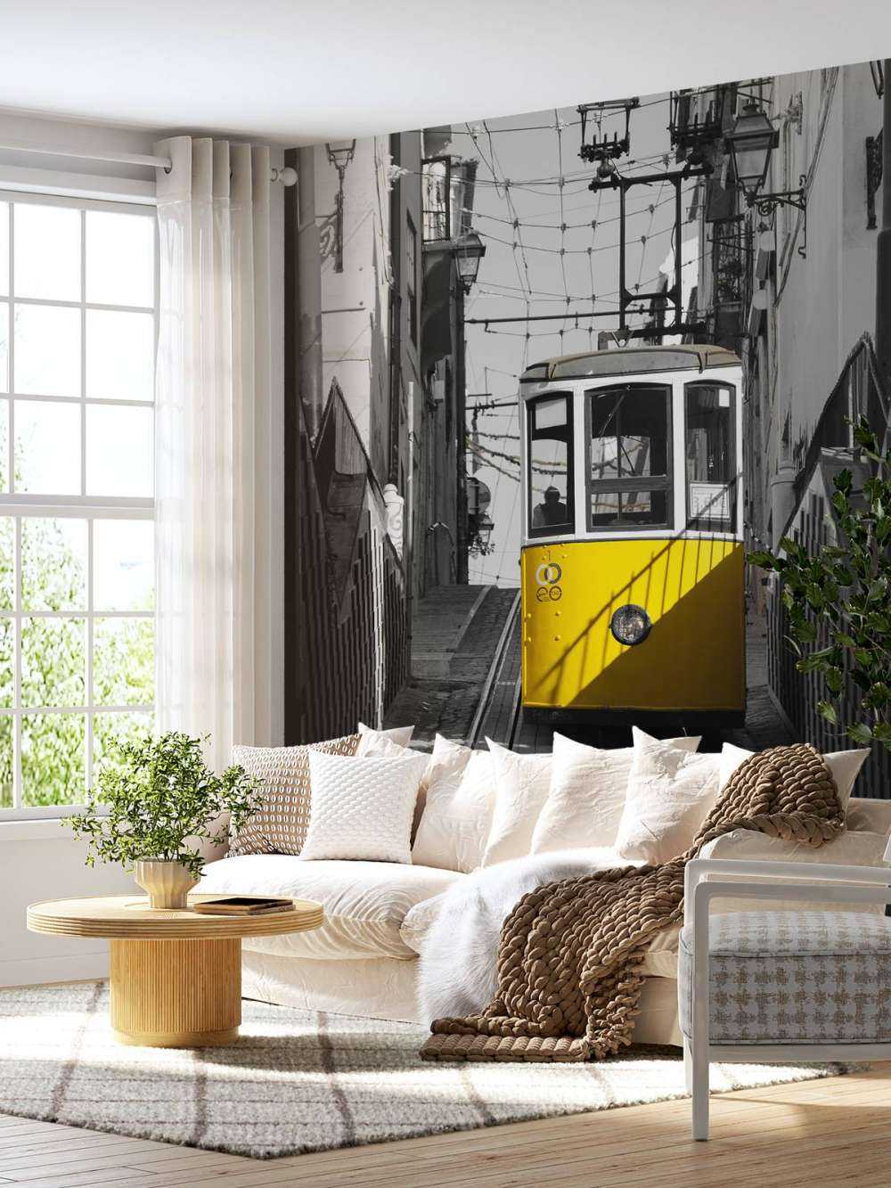 Tram black white yellow