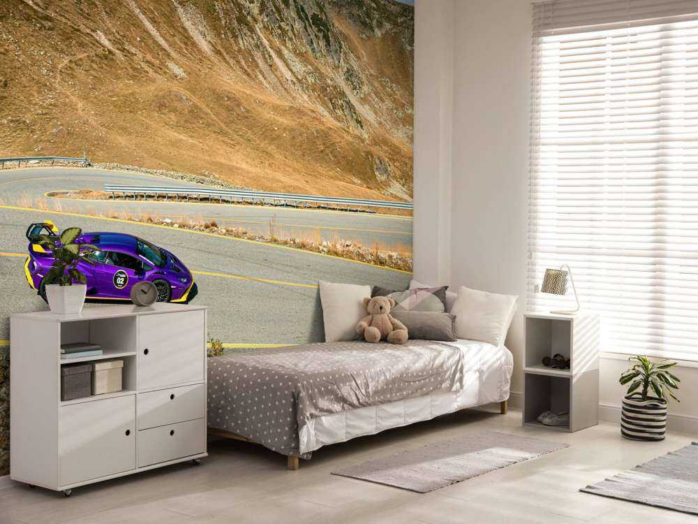 Lamborghini Huracán on mountain pass