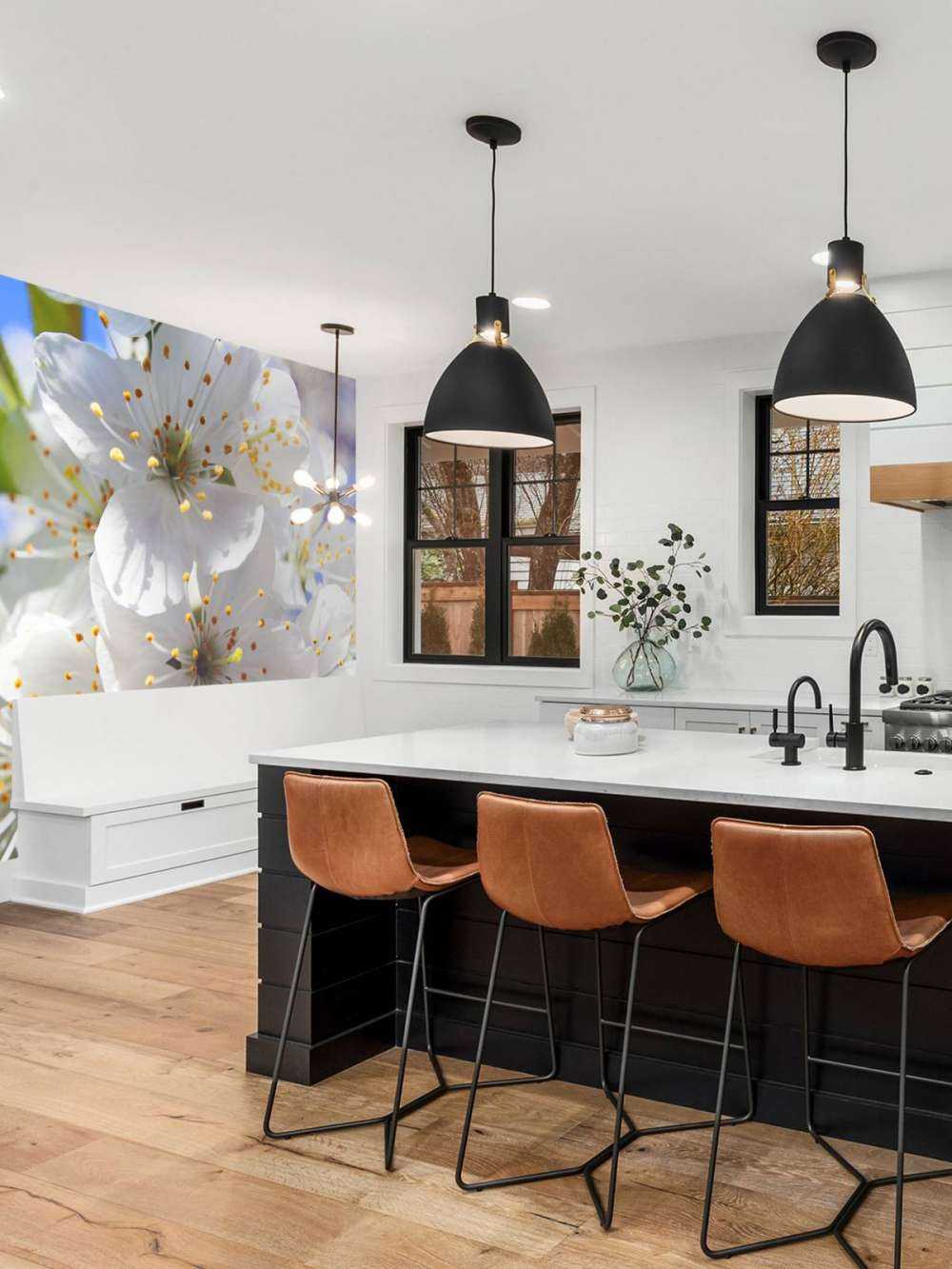 Close-up white blossoms