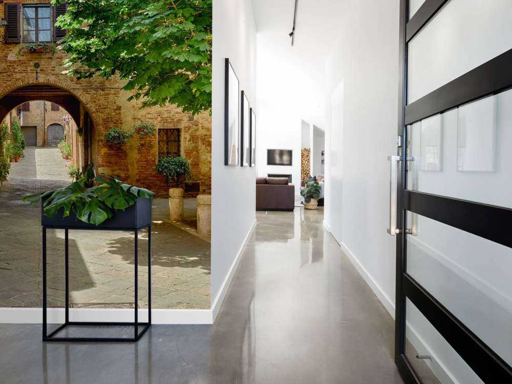 Nice little street with arch