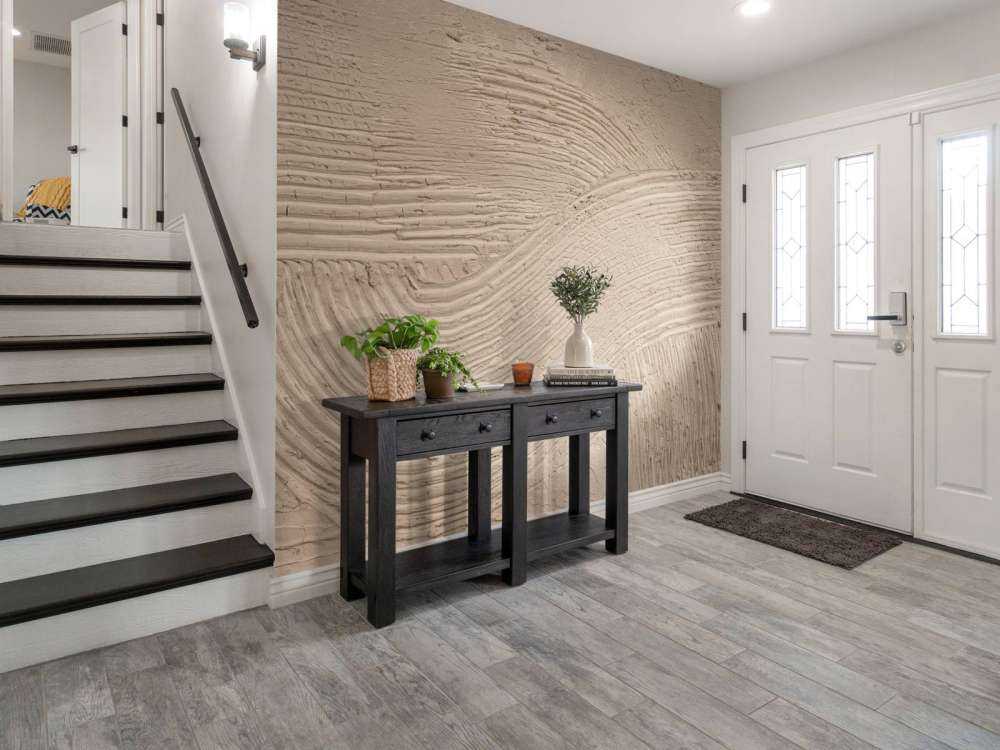 Textured lines in taupe