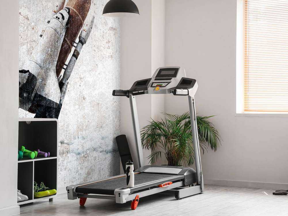 Spaceshuttle on concrete