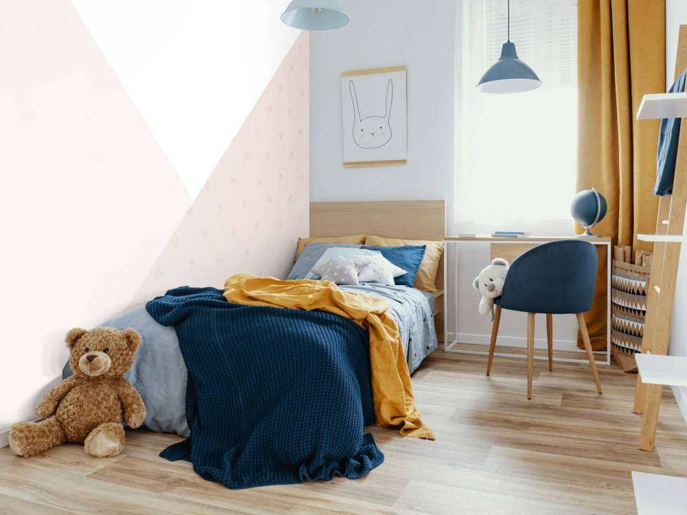 Pink triangles with palm trees