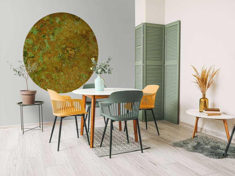 Structure coloured in gold