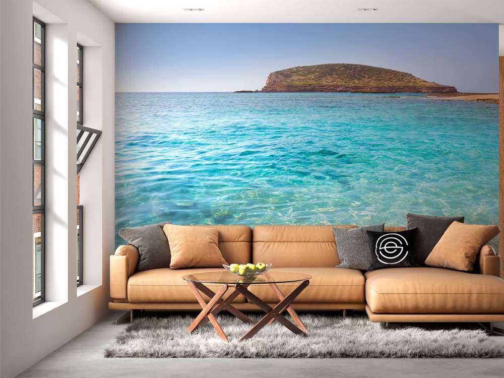 Blauw water met eiland