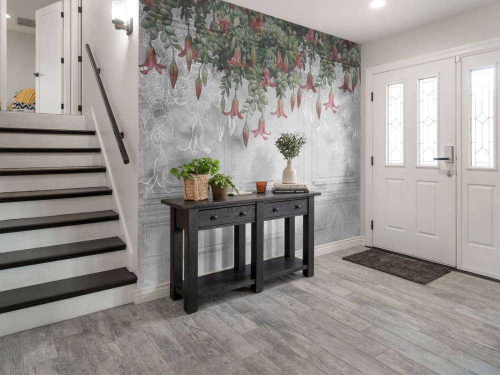 Classic gray paneling with flowers