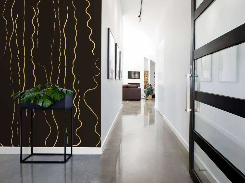 Organic lines grass gold on ebony black