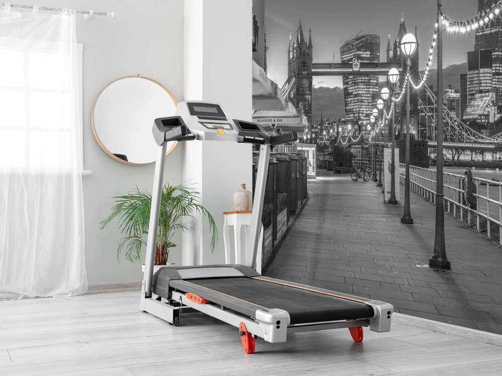 The road to Tower Bridge