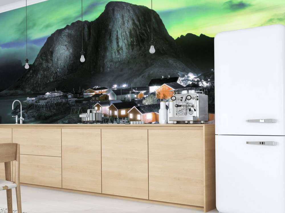 Northern lights above Hamnøy