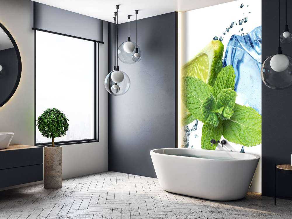 Splashing water with mint and lime