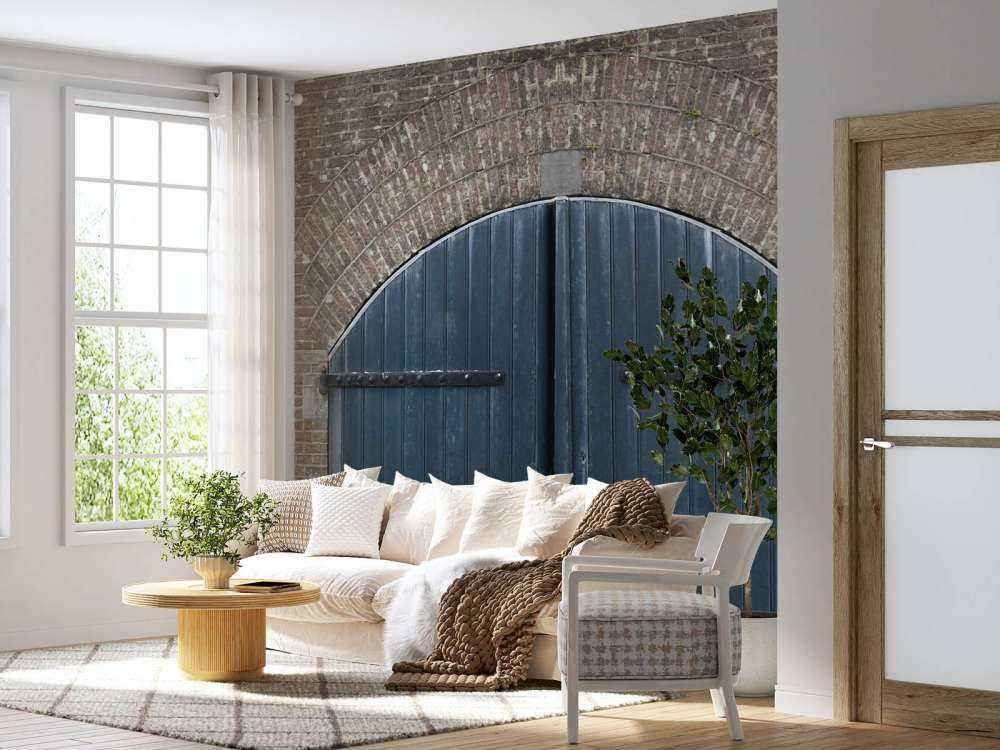 Bakstenen muur met blauwe deuren