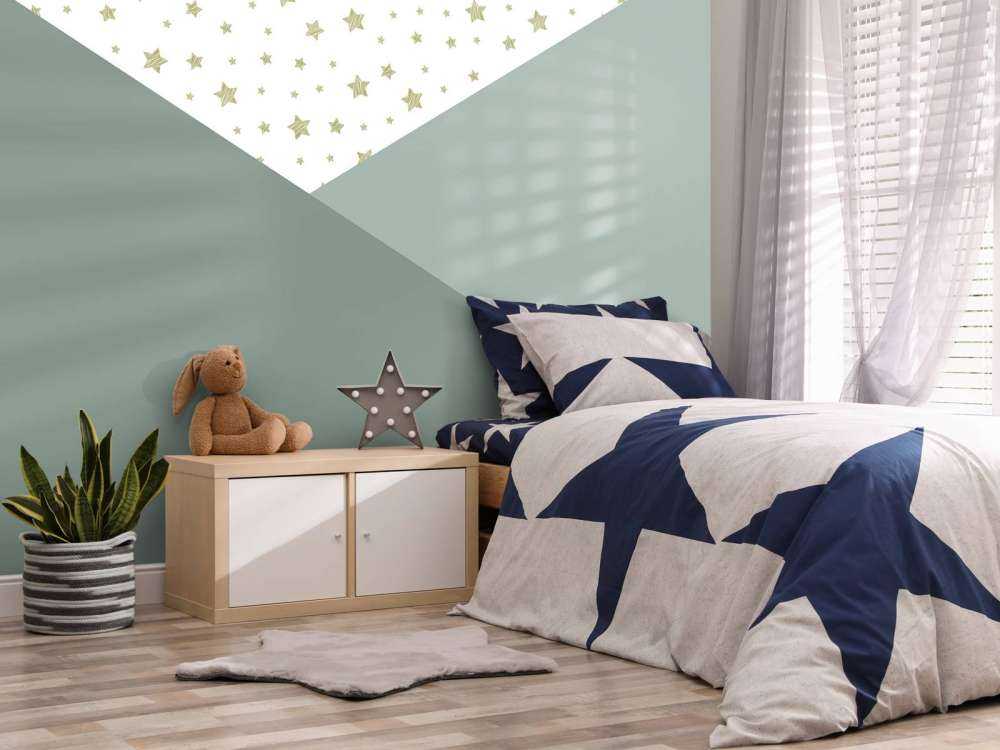 Green triangles with stars