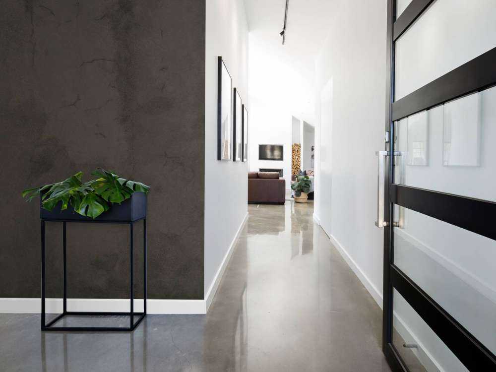 Black-green concrete