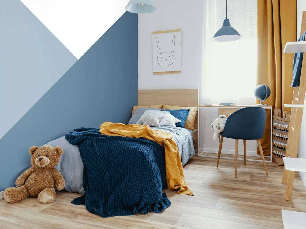 Triangles in shades of blue