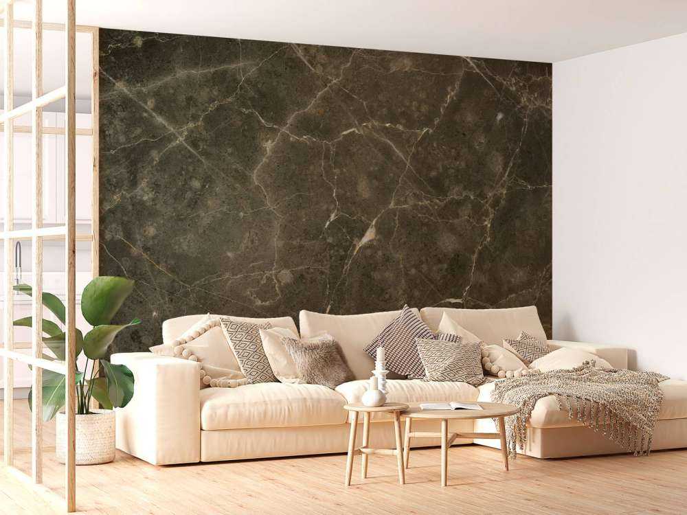 Marble with coarse structure