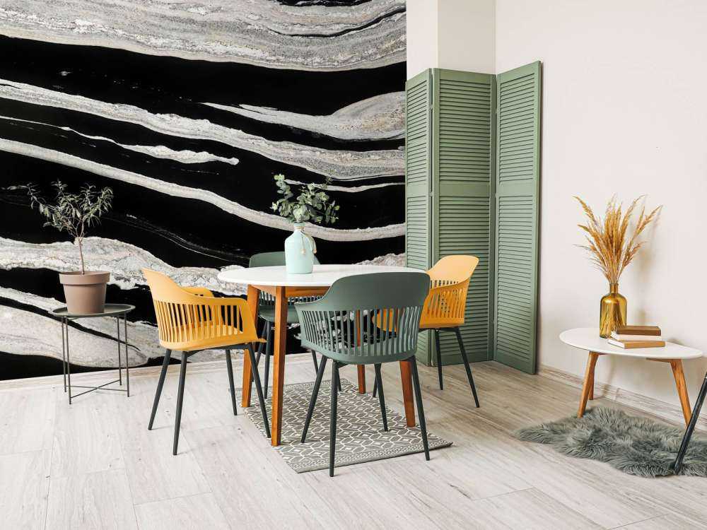 Black marble with white veins