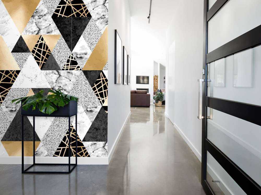 Marble triangles with gold