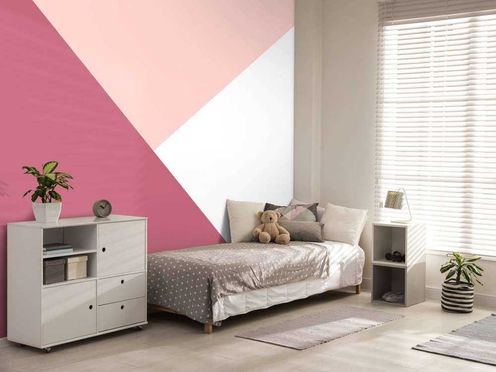 Triangles in pink shades