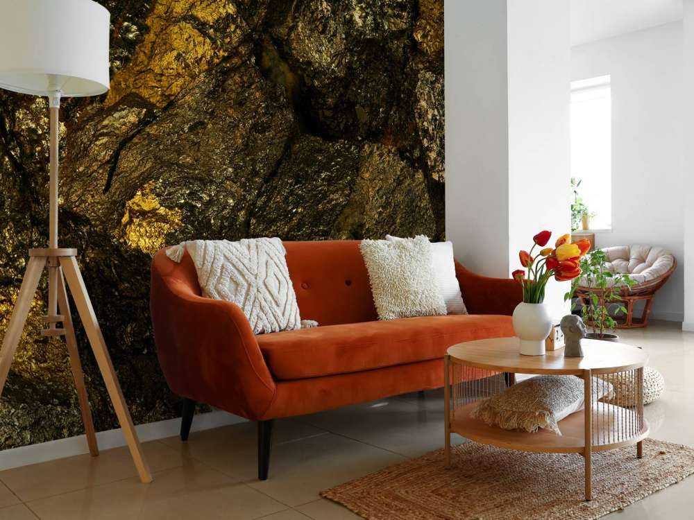 Stone with gold