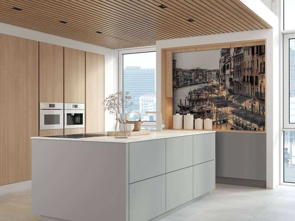 The big canal at night