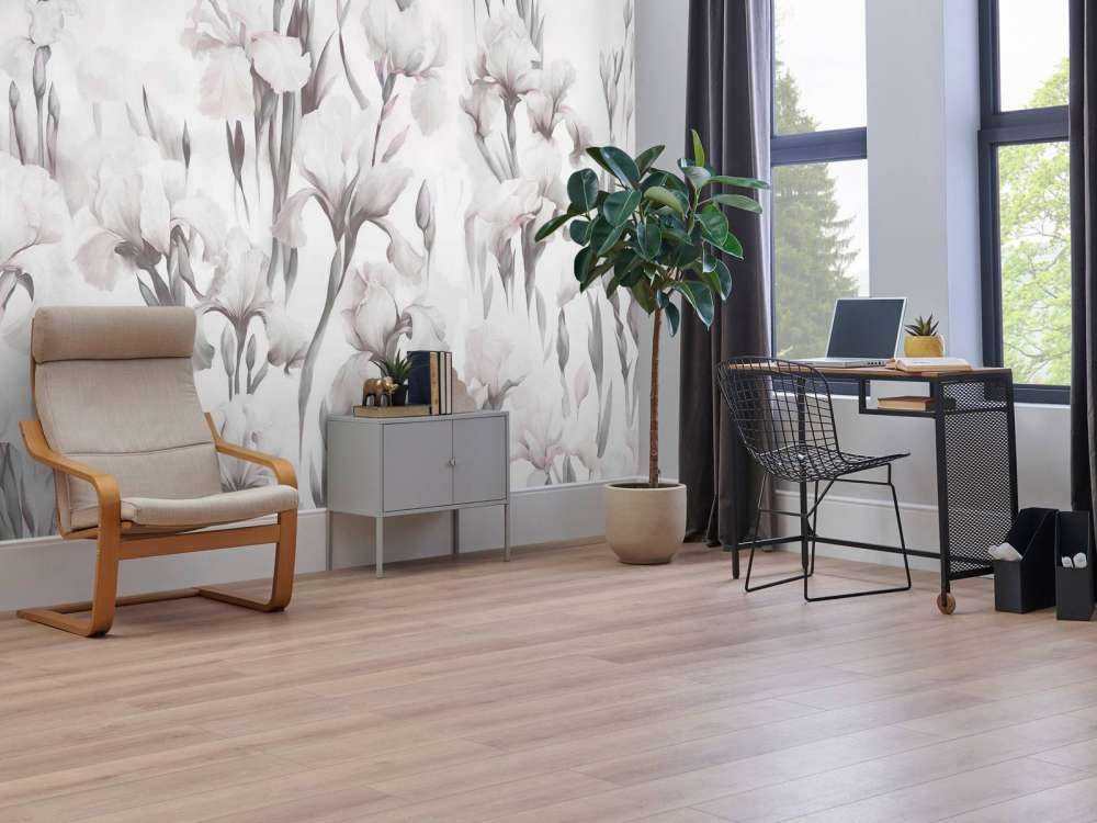 Irises Dance Seamless Soft Gray