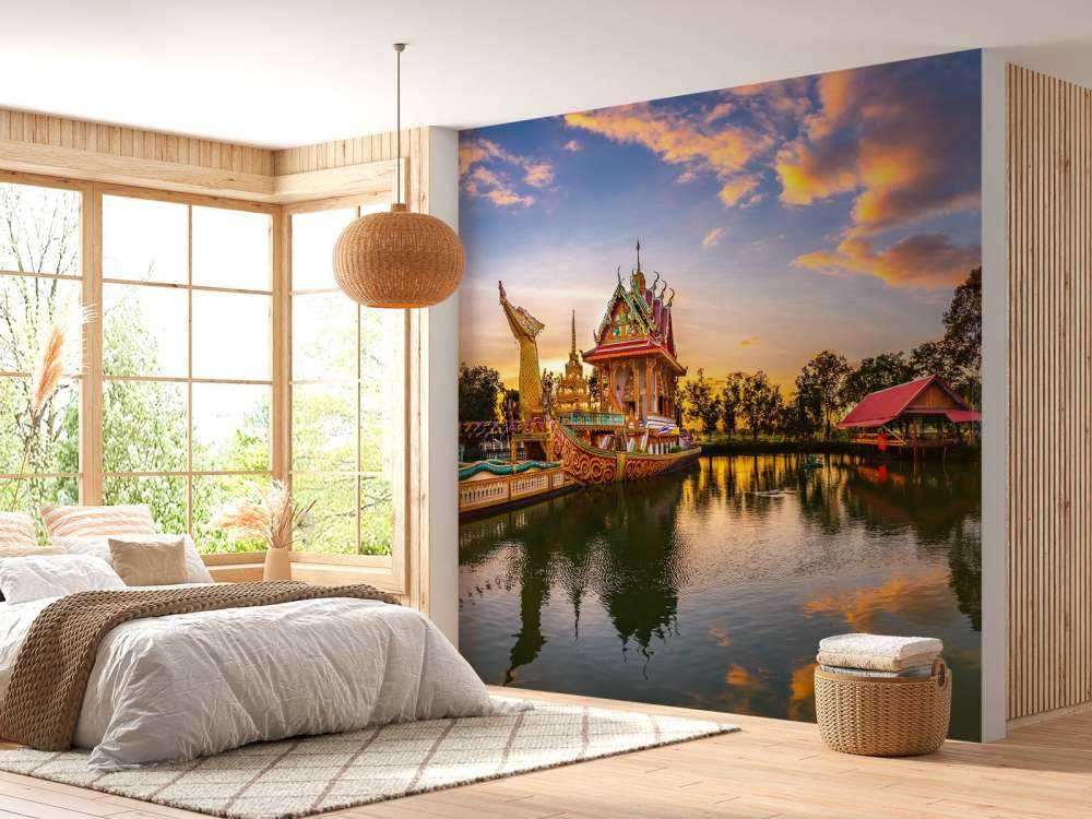 Huge Thai Suphannahong