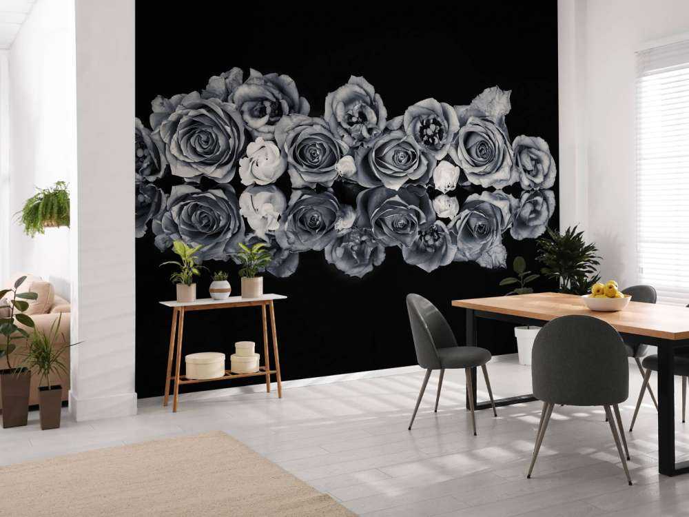 Roses bouquet black and white