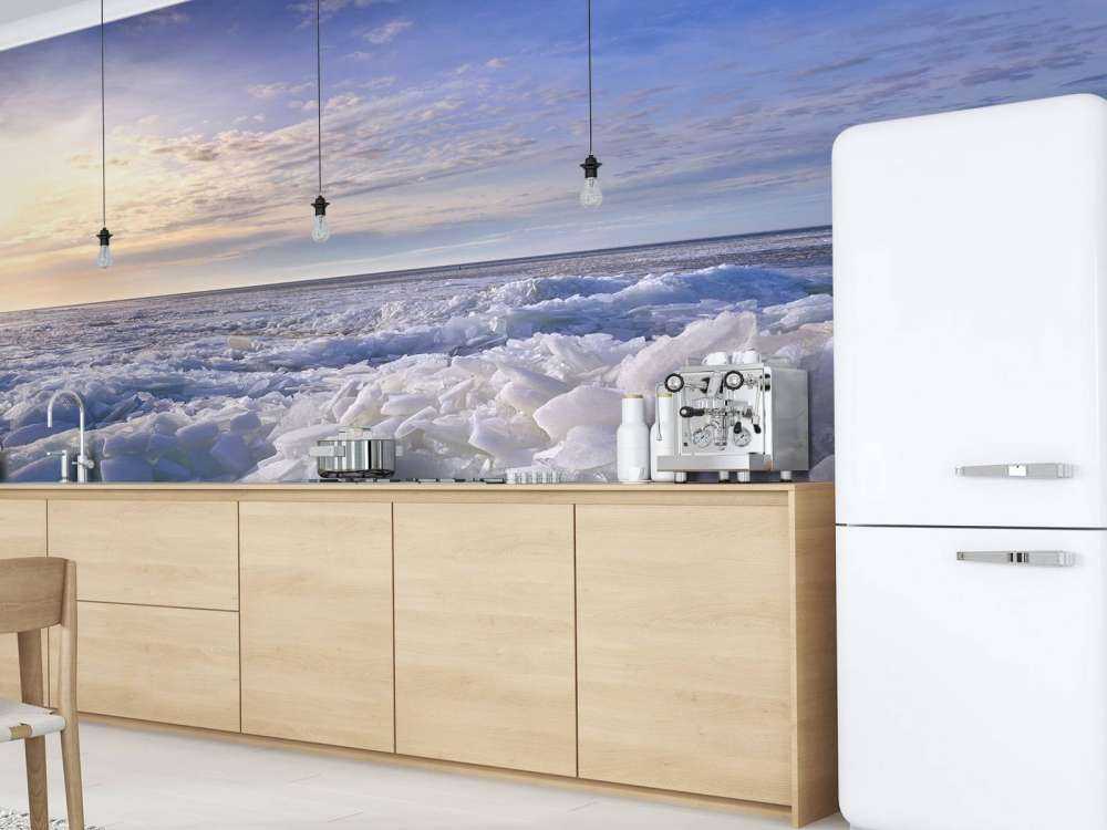 Crushing ice on the Ijsselmeer