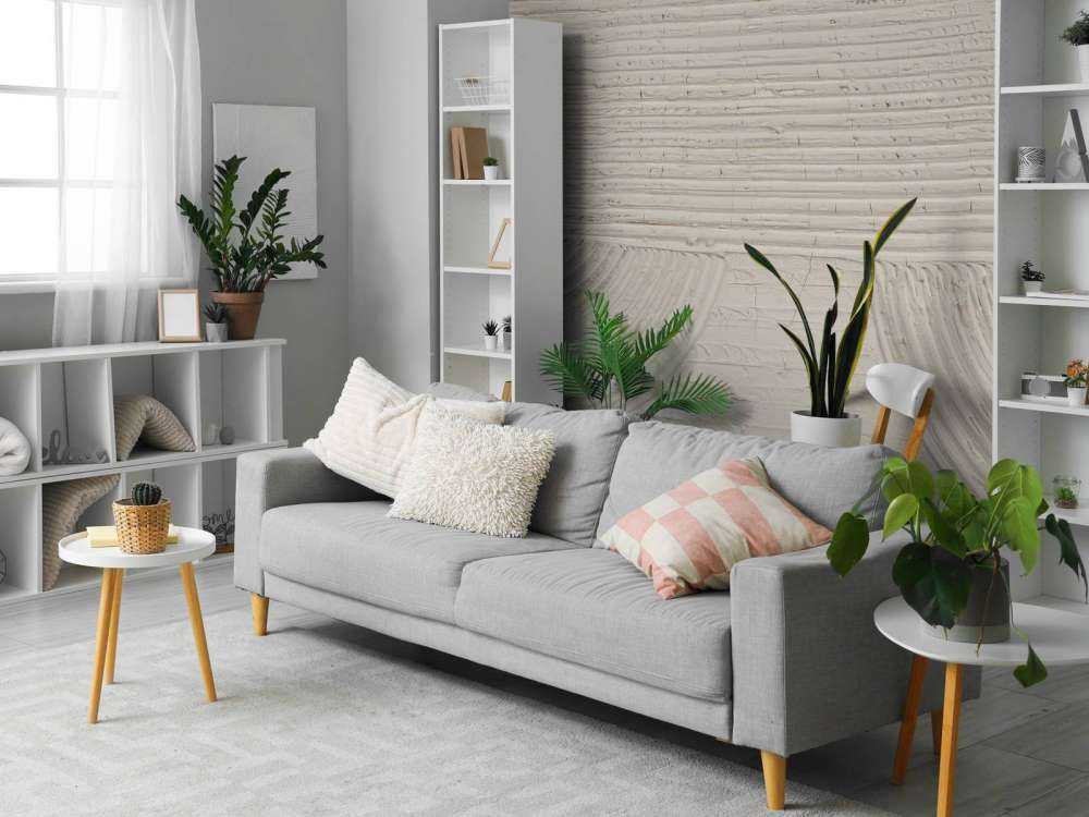 Lines and structures in off white