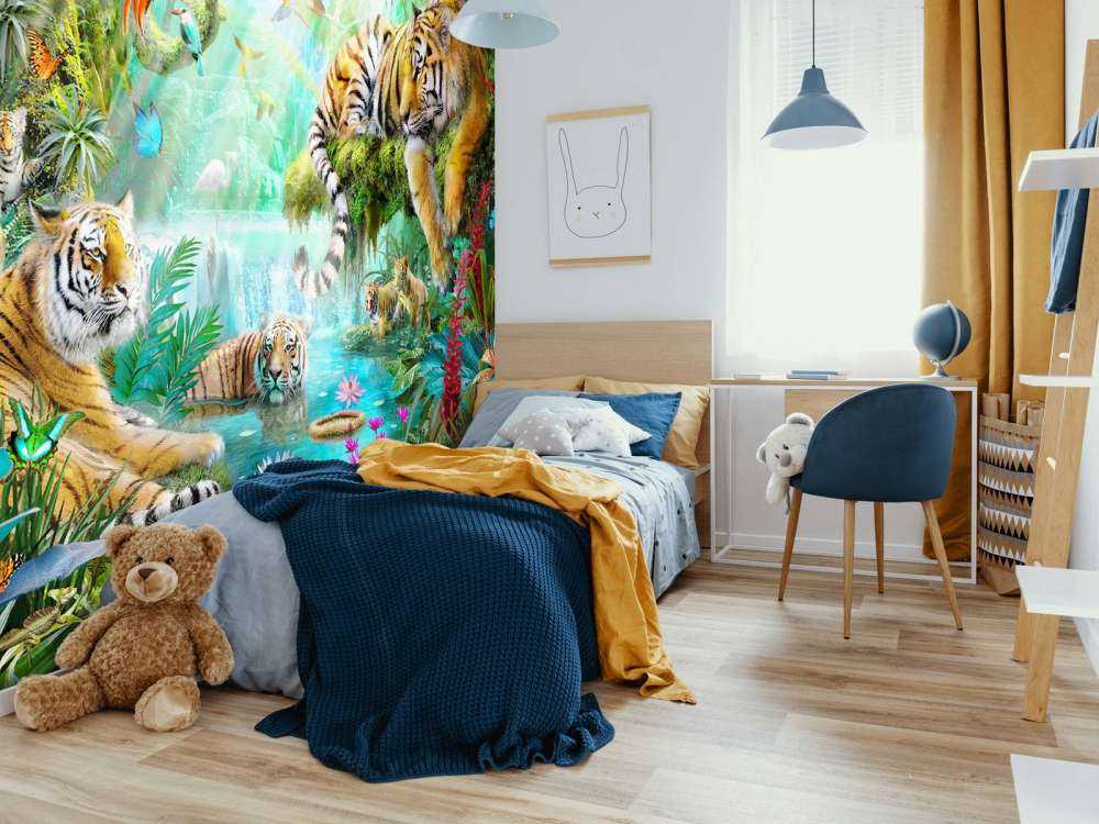 Tigers and Cubs in Lagoon