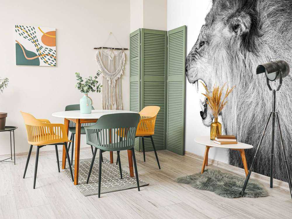Roaring lion white