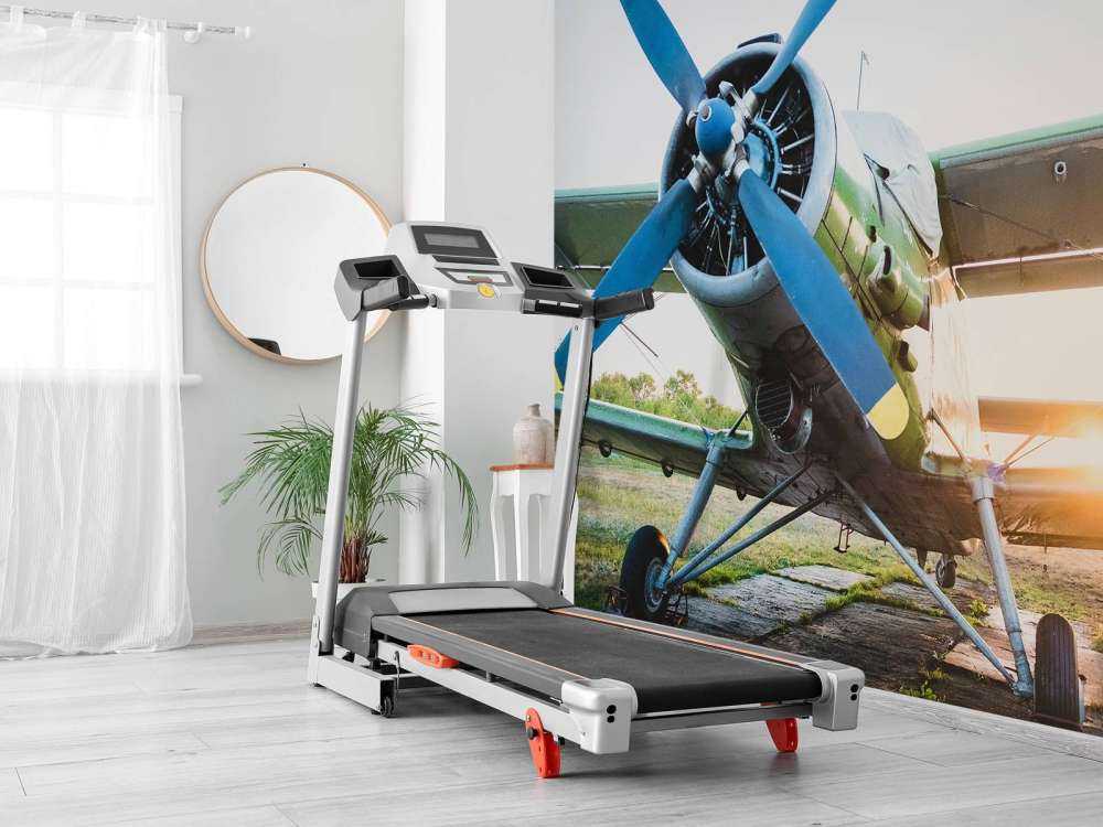 Small single-engine private plane