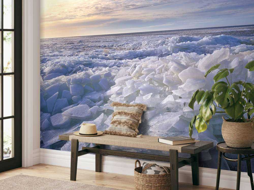 Crushing ice on the Ijsselmeer