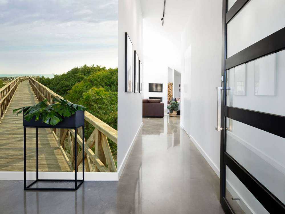 Scaffolding to the beach