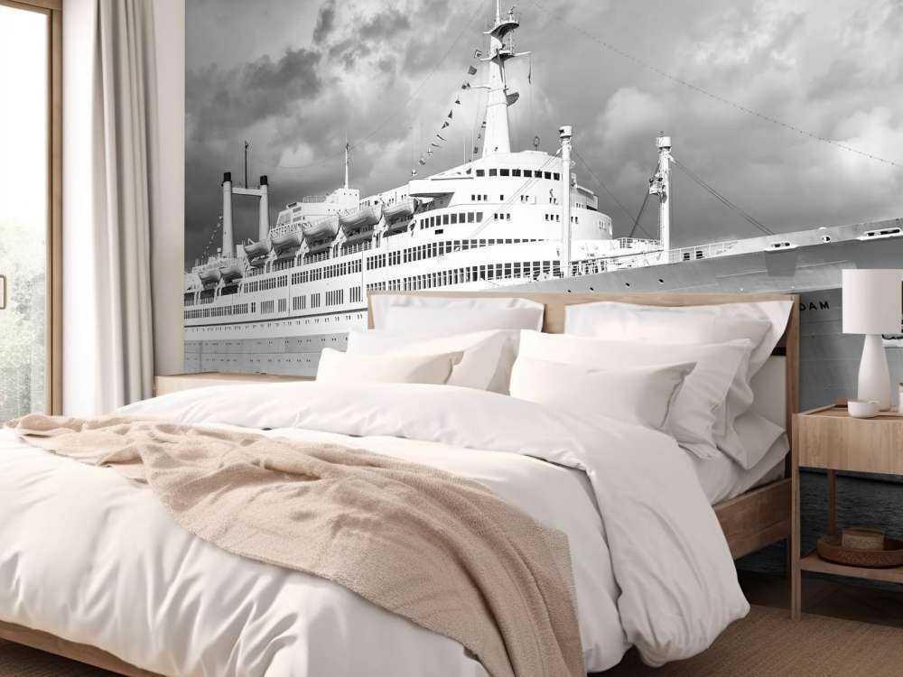 Timeless ocean classic in black and white