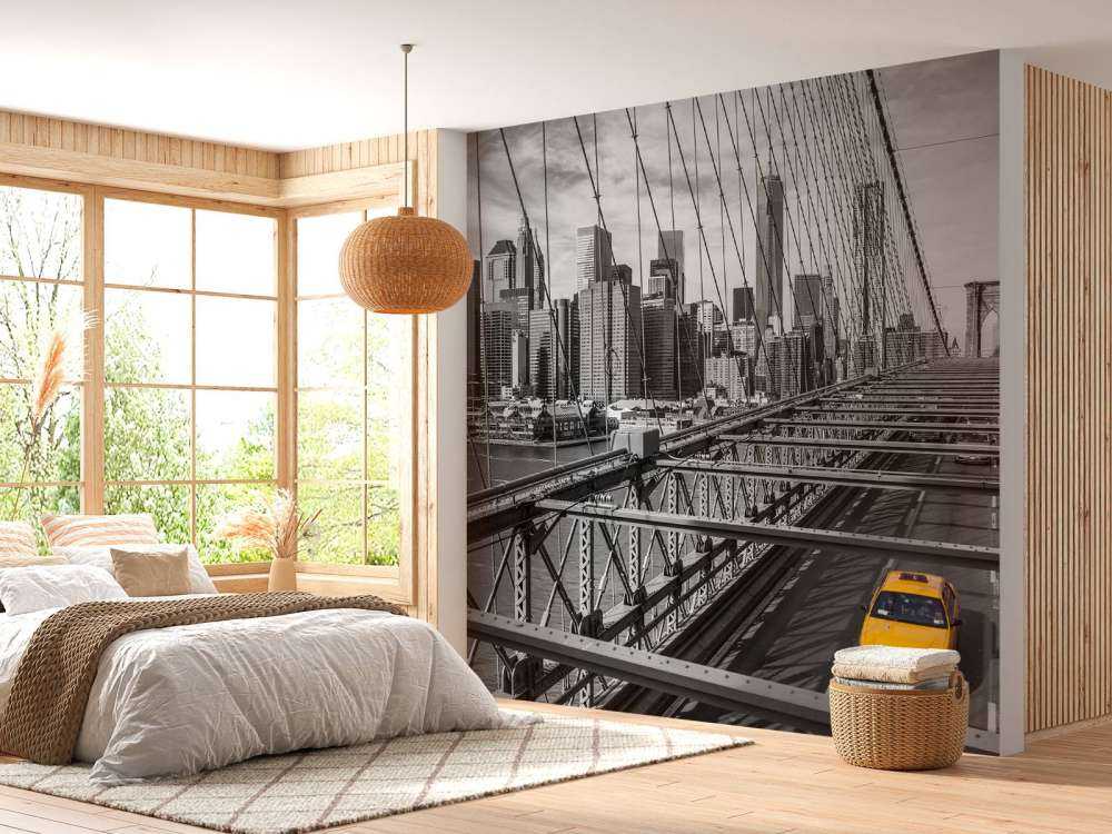 A taxi across the Brooklyn Bridge