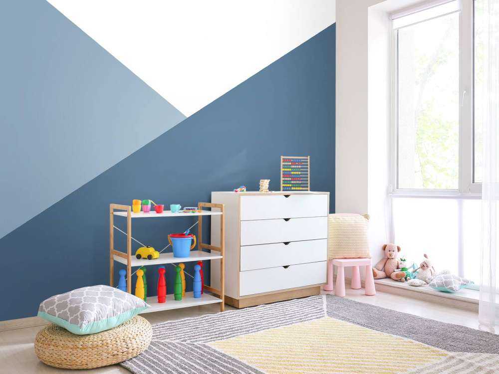 Triangles in shades of blue