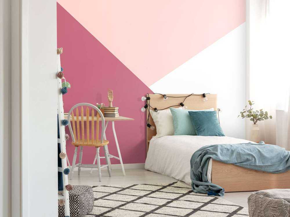 Triangles in pink shades