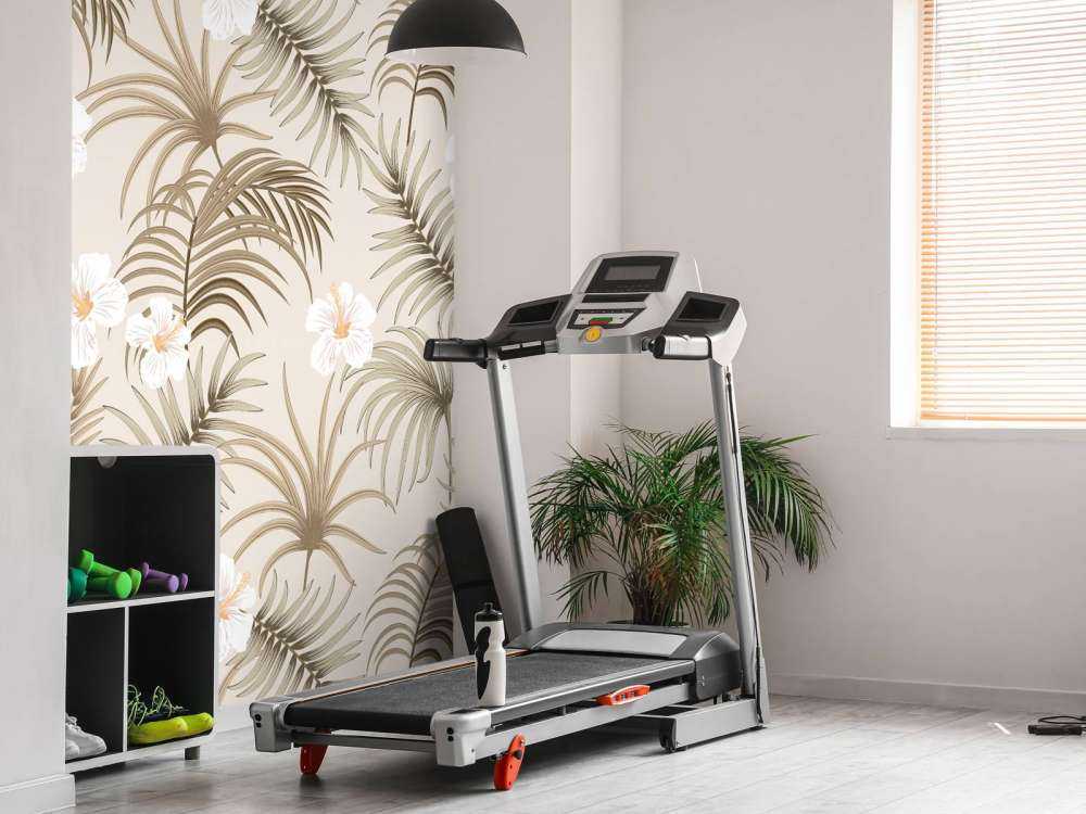 Palm tree leaves and flowers