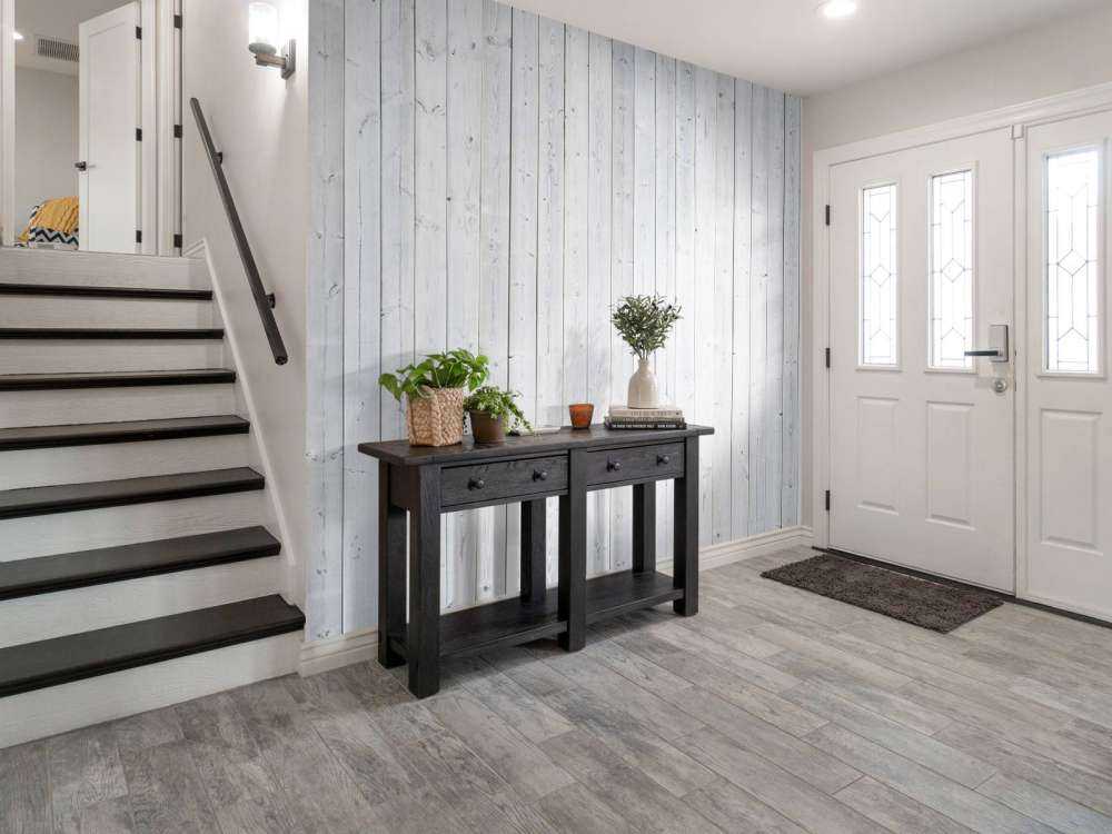 Whitewash wood vertical