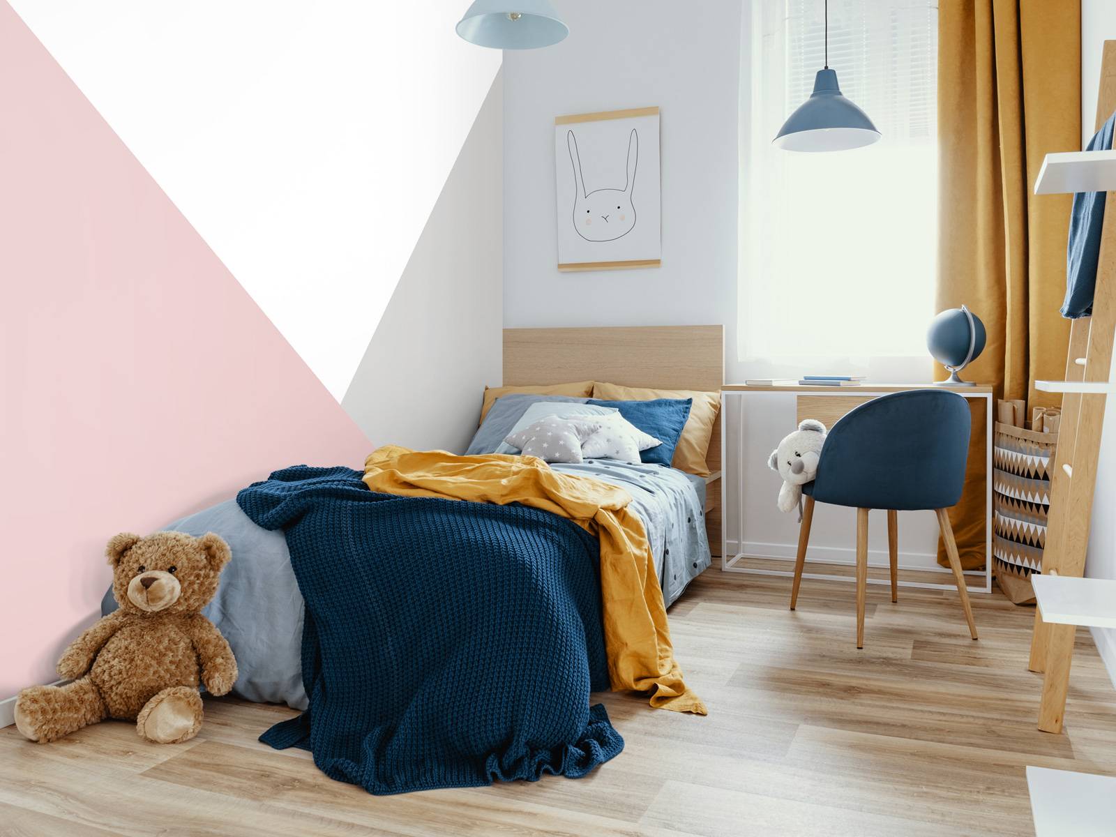 Pink and grey triangles
