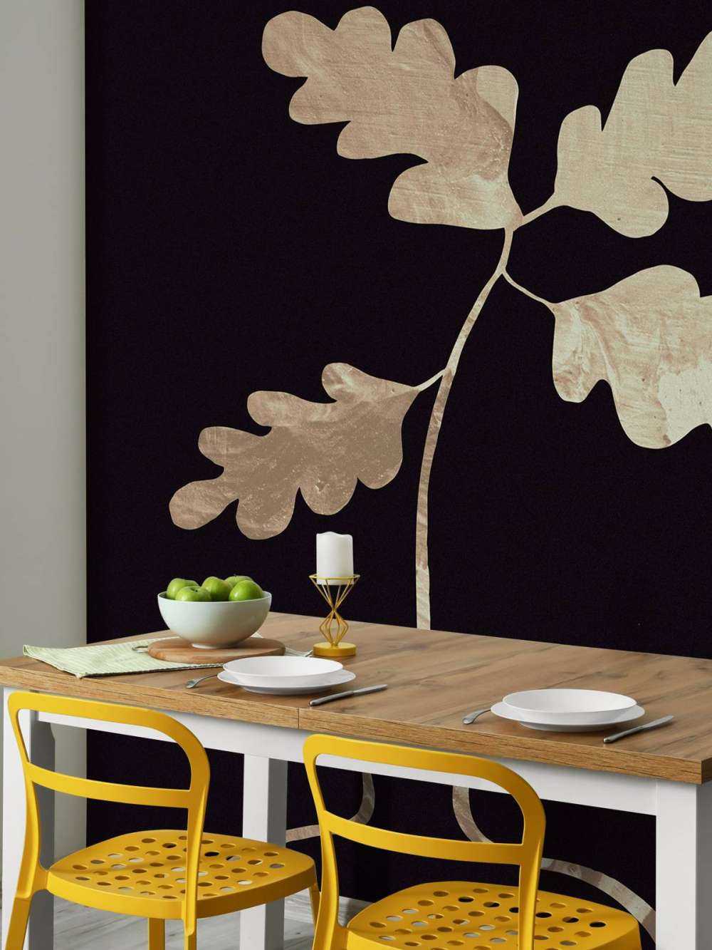 Leaves in vase_gold
